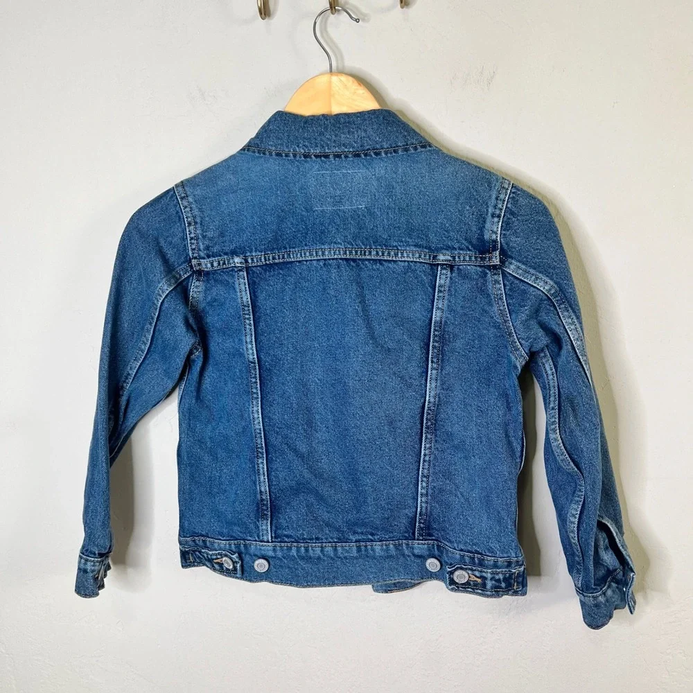 Old Navy Denim Trucker Jacket Kid Size Medium 8 Blue Classic Button Front Cotton